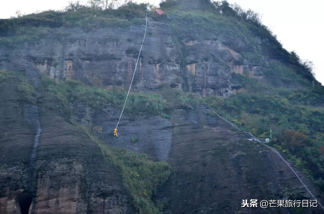 江西龙虎山未解之谜，2500多年前古人是如何把悬棺放上去的？