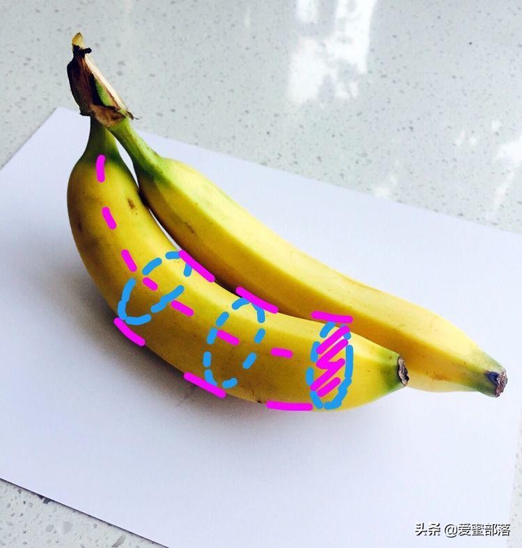 这类作品才能真正提高绘画能力，两只香蕉彩铅手绘教程