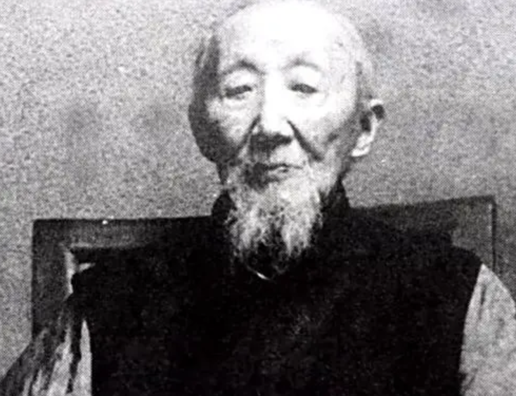 复旦创始人马相伯：91岁卖画捐赠将士，为何会说自己是条狗？