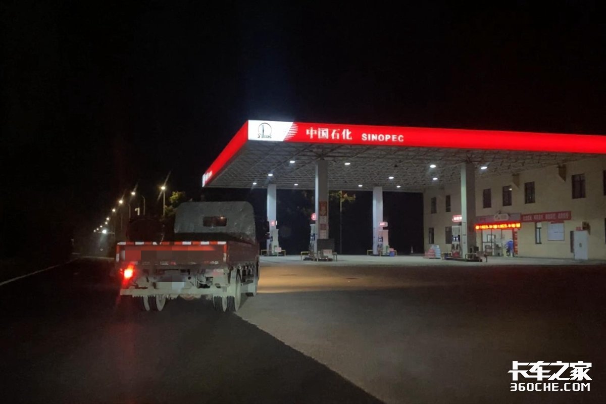 柴油限量！牵引车只能加500元，轻卡仅加100元，卡友：没法跑了