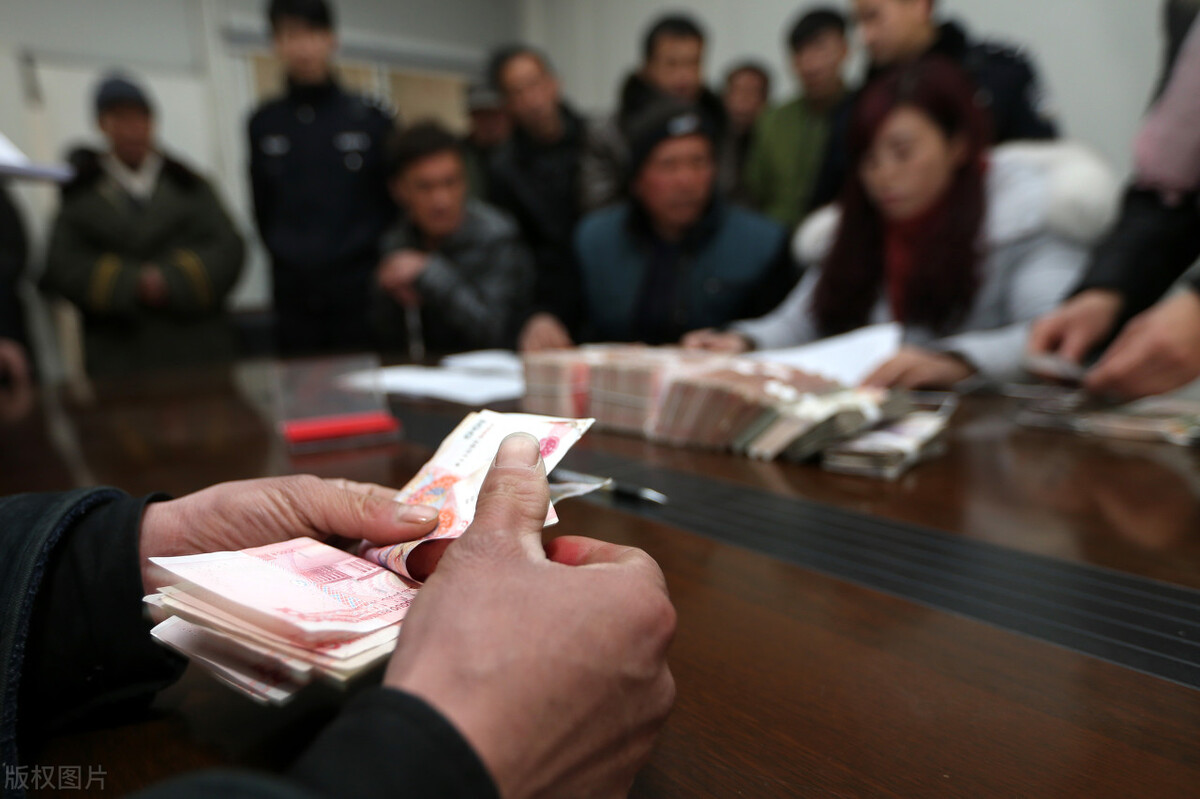 拖欠员工工资超30天或5000元可构成犯罪