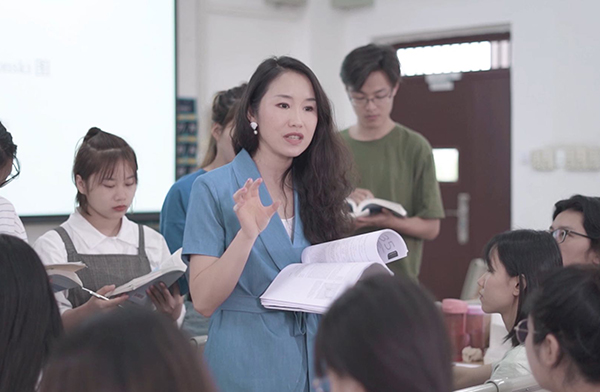 中南民族大学经济学院（武汉这9位女教师）