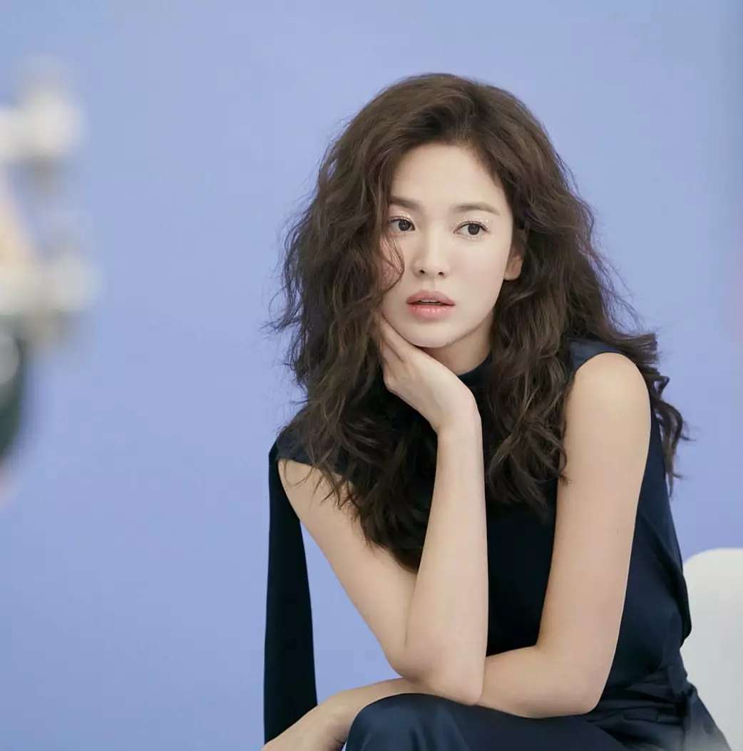 烫发后不能梳头吗?烫发后洗发会变直吗?