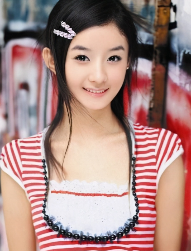 赵丽颖不识蘭字惹笑话，主持人圆话反使场面尴尬，中专学历再被提