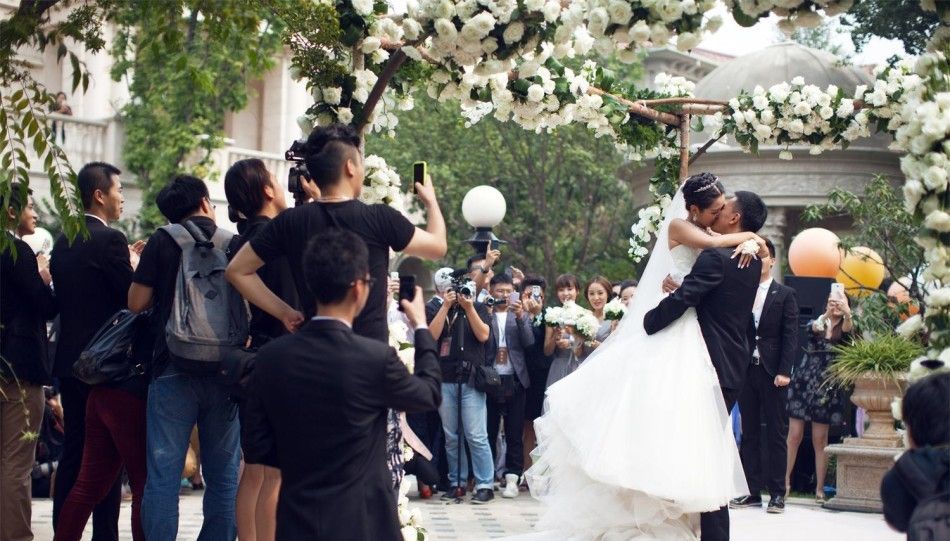 超女何洁的劲爆情史，和释小龙分手后高调嫁人，与前夫互爆黑料