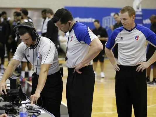 为什么足球迷疯狂nba吧(夏联对NBA的影响，比你想象得更巨大)