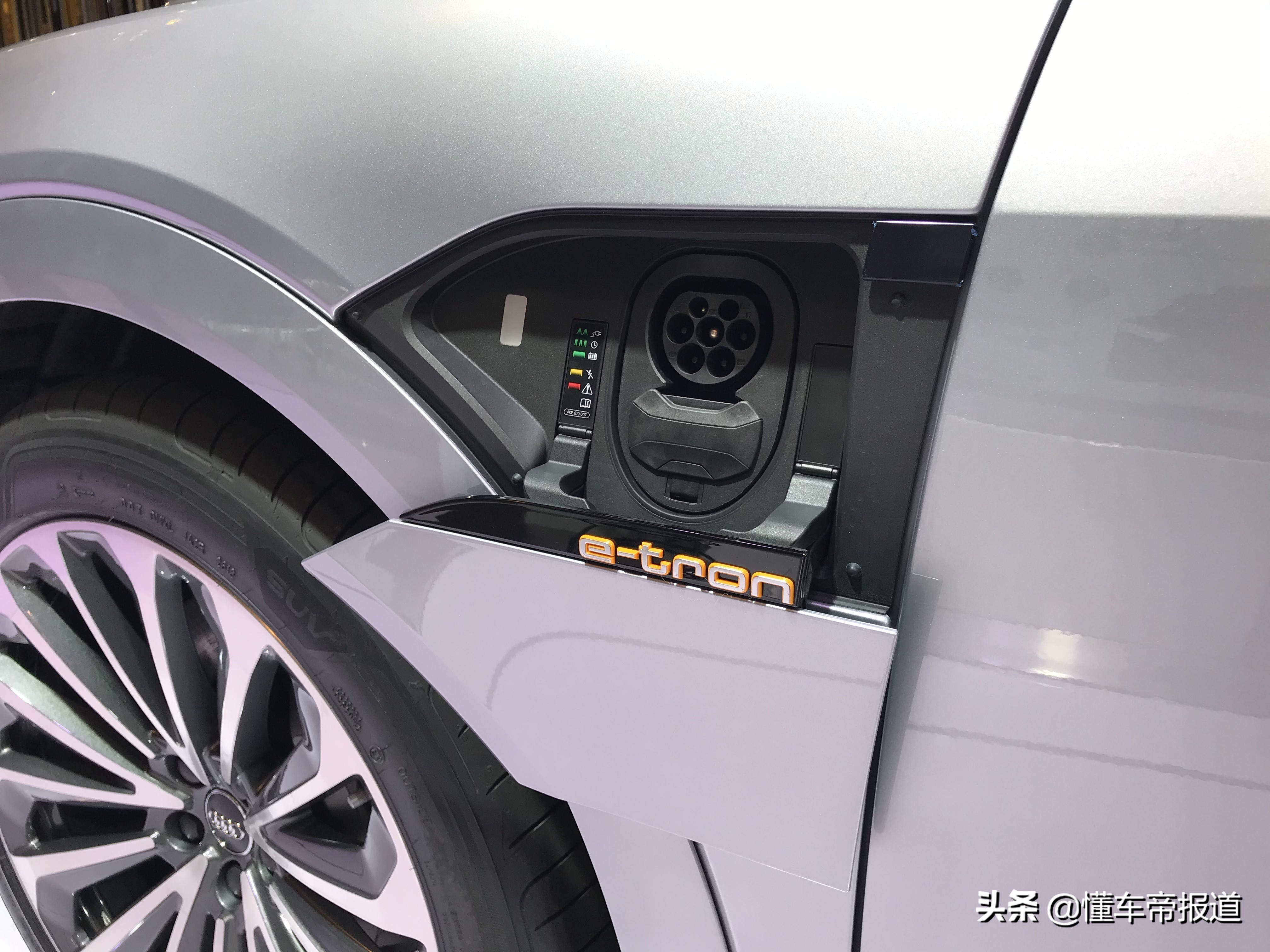 新车 | 原装进口电动轿跑SUV！奥迪e-tron Sportback亮相上海车展
