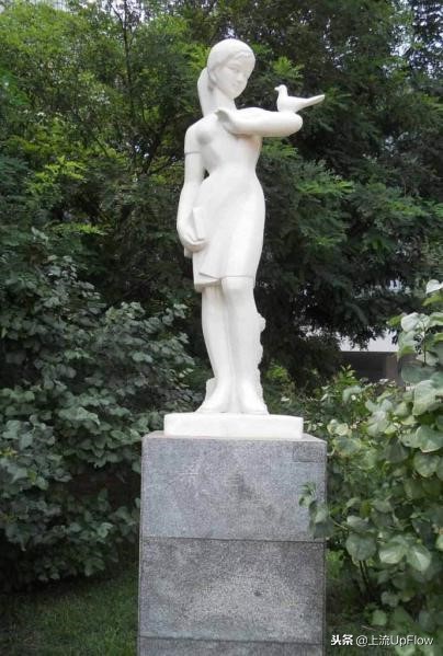 校园雕塑，当代大学生的快乐源泉！