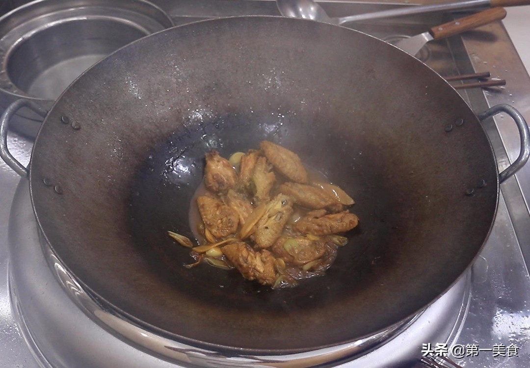 鸡翅怎么烧好吃又简单？学会这个做法，软烂入味 7