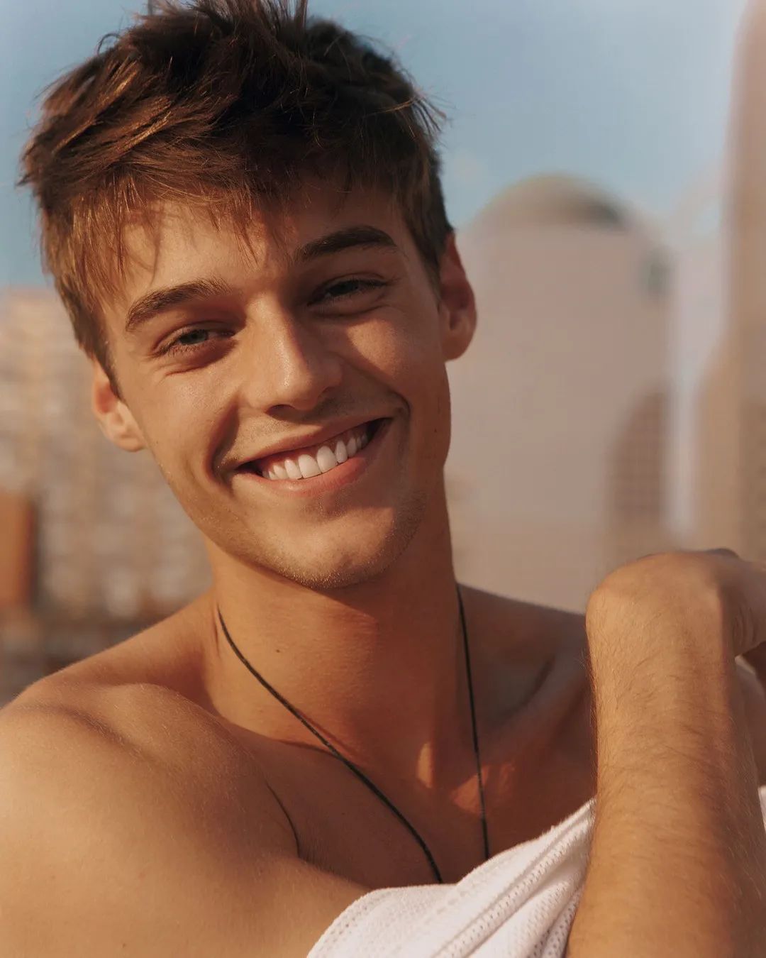 robbie wadge(英国男模时隔六年回归，30岁帅气依旧，外形条件无可挑剔)