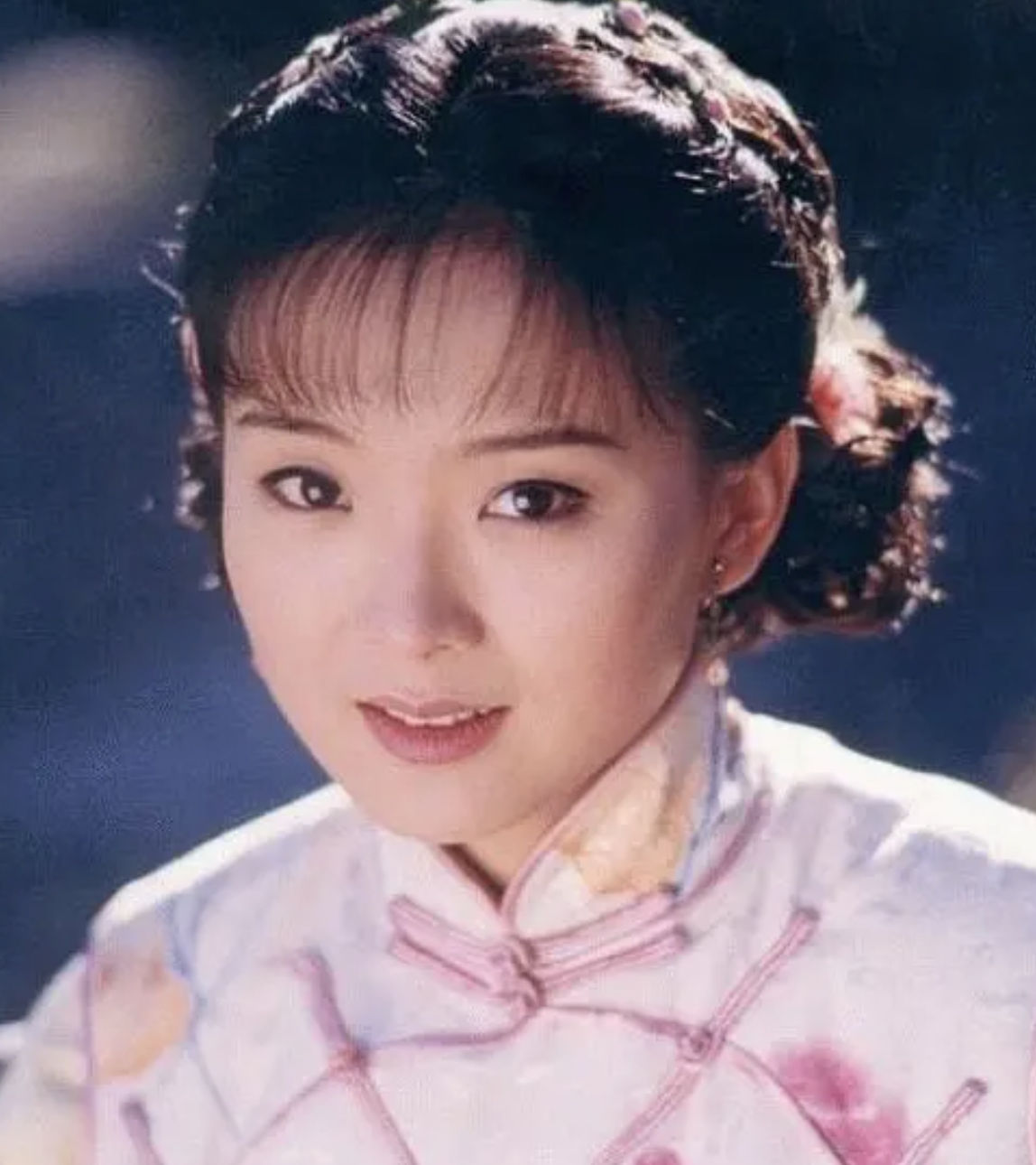 "晴格格"王艳的复杂豪门婚姻,她的牺牲远超你的想象