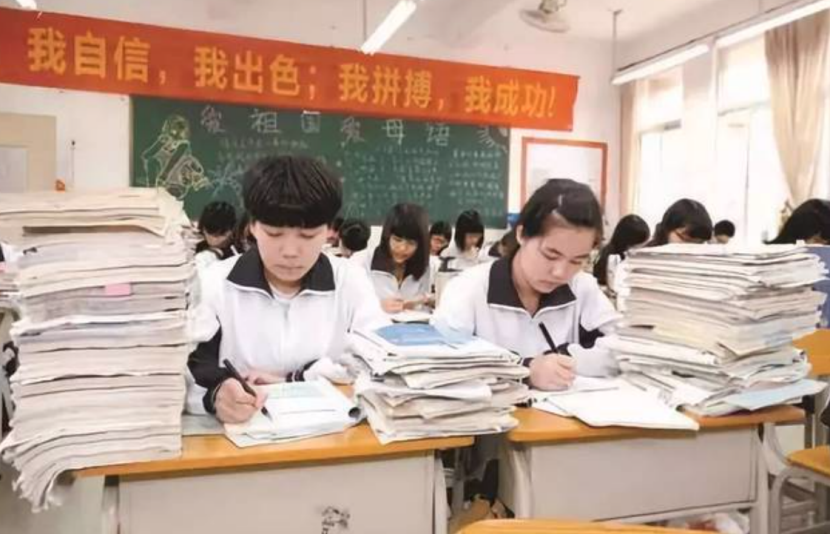 高考683分却选择复读，终以722分问鼎状元，在他身上发生了什么