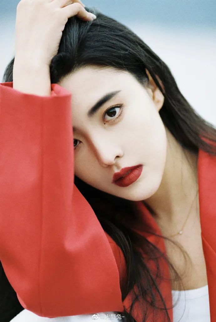 少女摄影师,毕业于鲁迅美术学院国画系,94年的美少女,本周少女火野兔