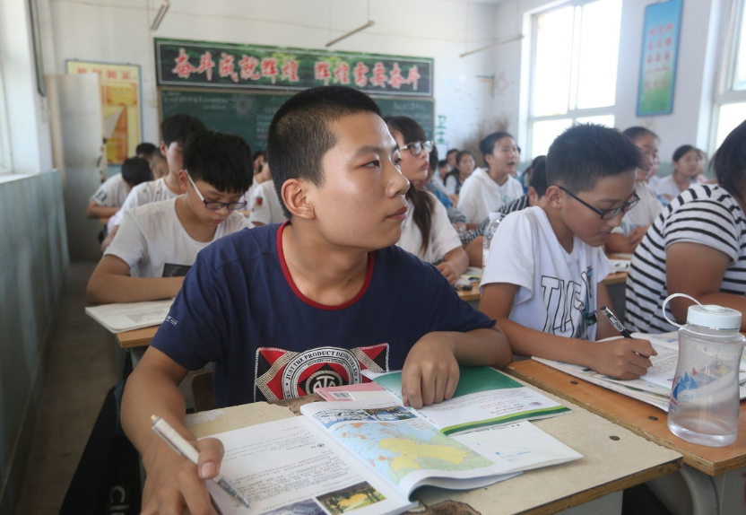 公立学校和私立学校差距在哪？家长会的内容都不同，区别太明显