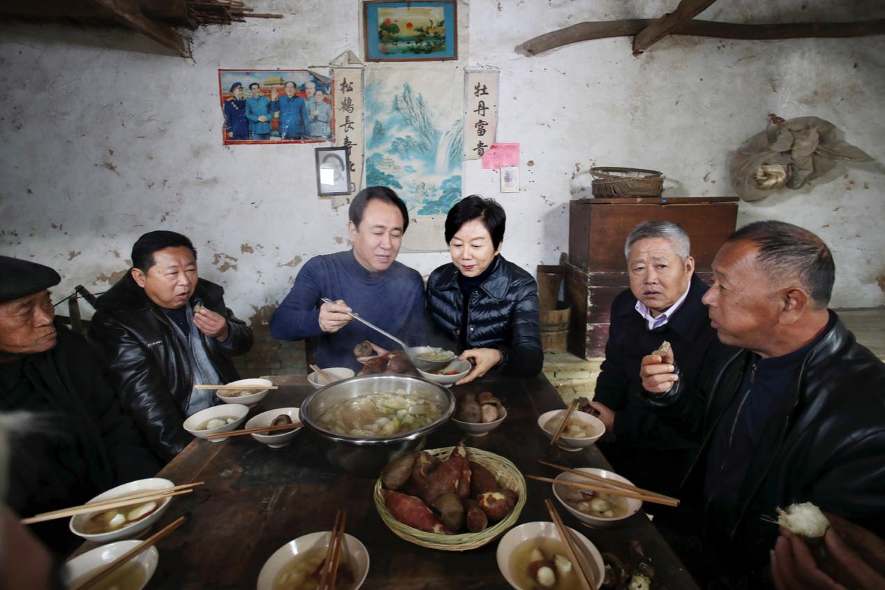 许家印范冰冰(恒大“腰带哥”许家印背后的女人，和台前的女明星)