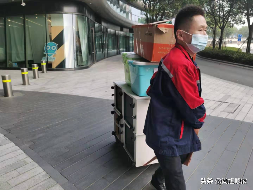 上海高端搬家公司是怎样的，出于这好奇心，小编带你体验一下