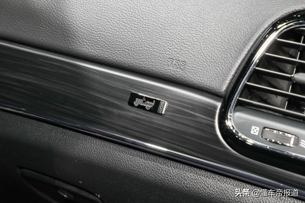 新车｜本代将终结？售58.49万，解析Jeep大切诺基纪念版