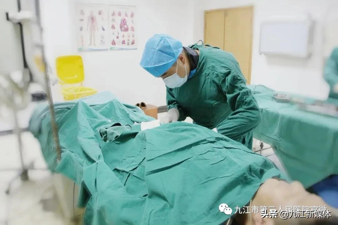 「突破」九江市第三人民医院介入科为膀胱癌并发不可控制出血患者成功实施膀胱动脉栓塞介入手术