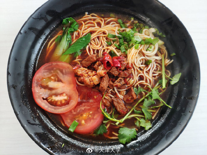 这5所“双一流”大学，用美食征服师生，学生：4年时间真吃过瘾了