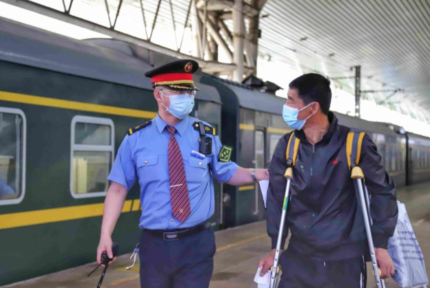 铁路很吃香的5个专业，好就业薪资待遇高，有机会拿到铁饭碗