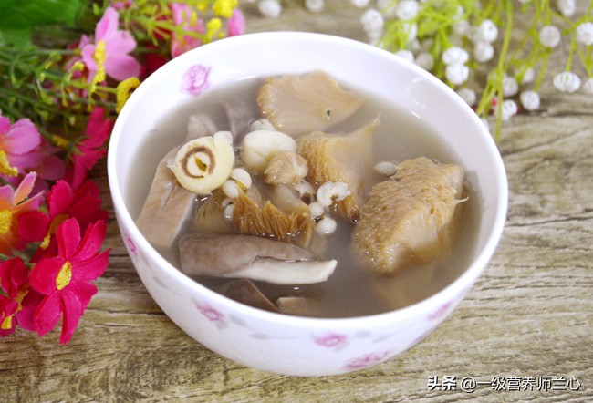 冬天养胃有妙招，猴头菇制成3道菜，孩子说好吃，老公说暖胃