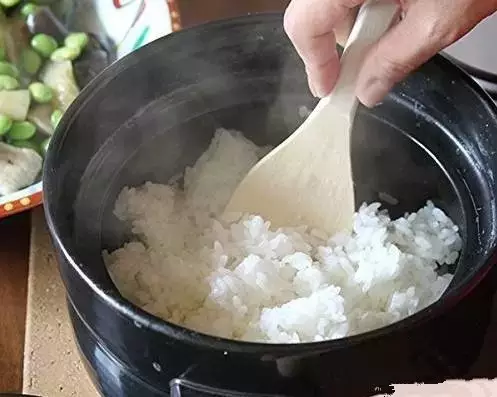 米饭没煮熟怎么办？5个方法教你补救夹生饭
