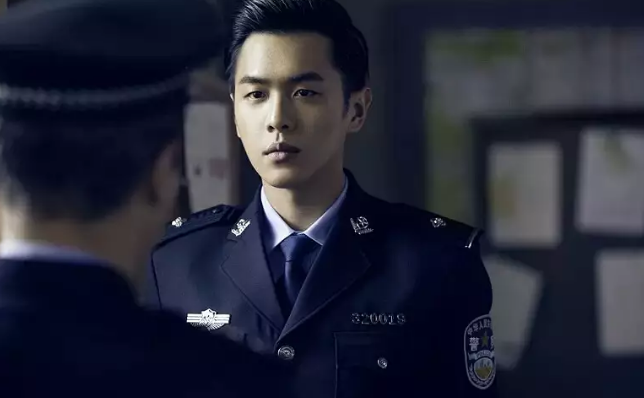 《冲天火》,和吴彦祖,张孝全组成三大男神团仅一两年张若昀的产量有所