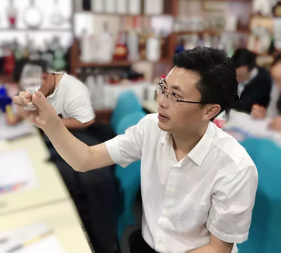 谁说白酒行业没有新机会，这波互联网营销打出了一片新天地