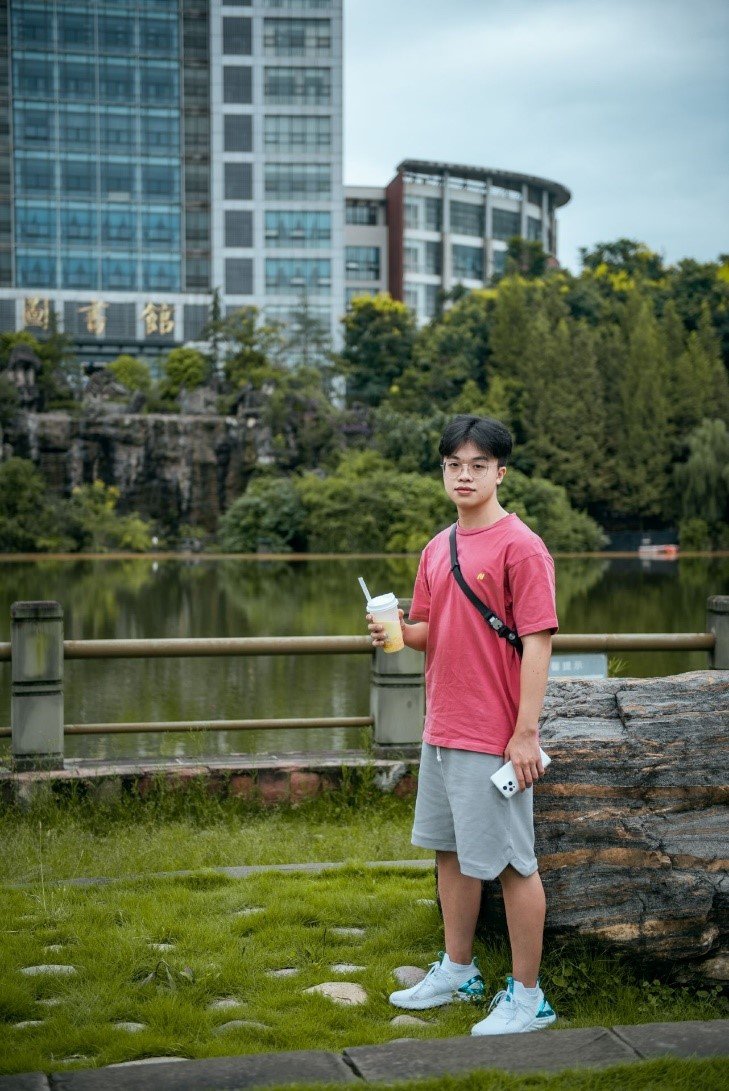 四川师范大学新生故事：追梦赤子心