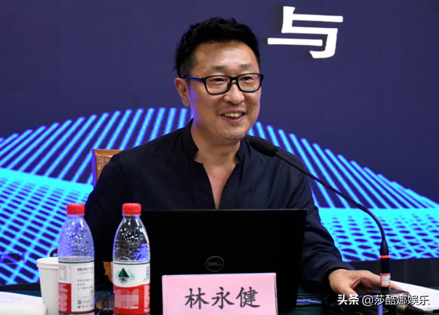 艺人和经纪人参加艺德培训引发热议，网友：某些无德之人学有何用