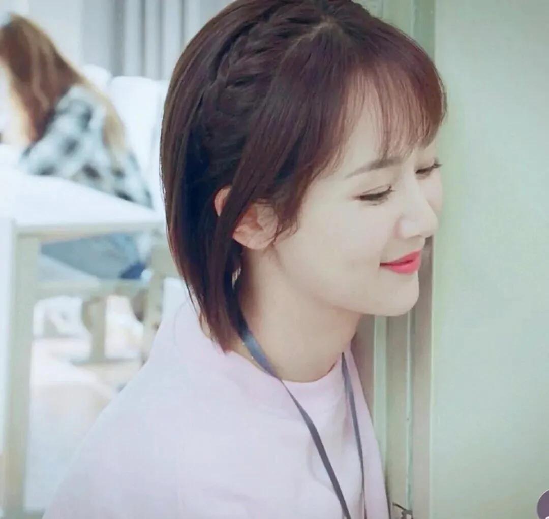 跟着明星学,轻轻松松get短发扎法