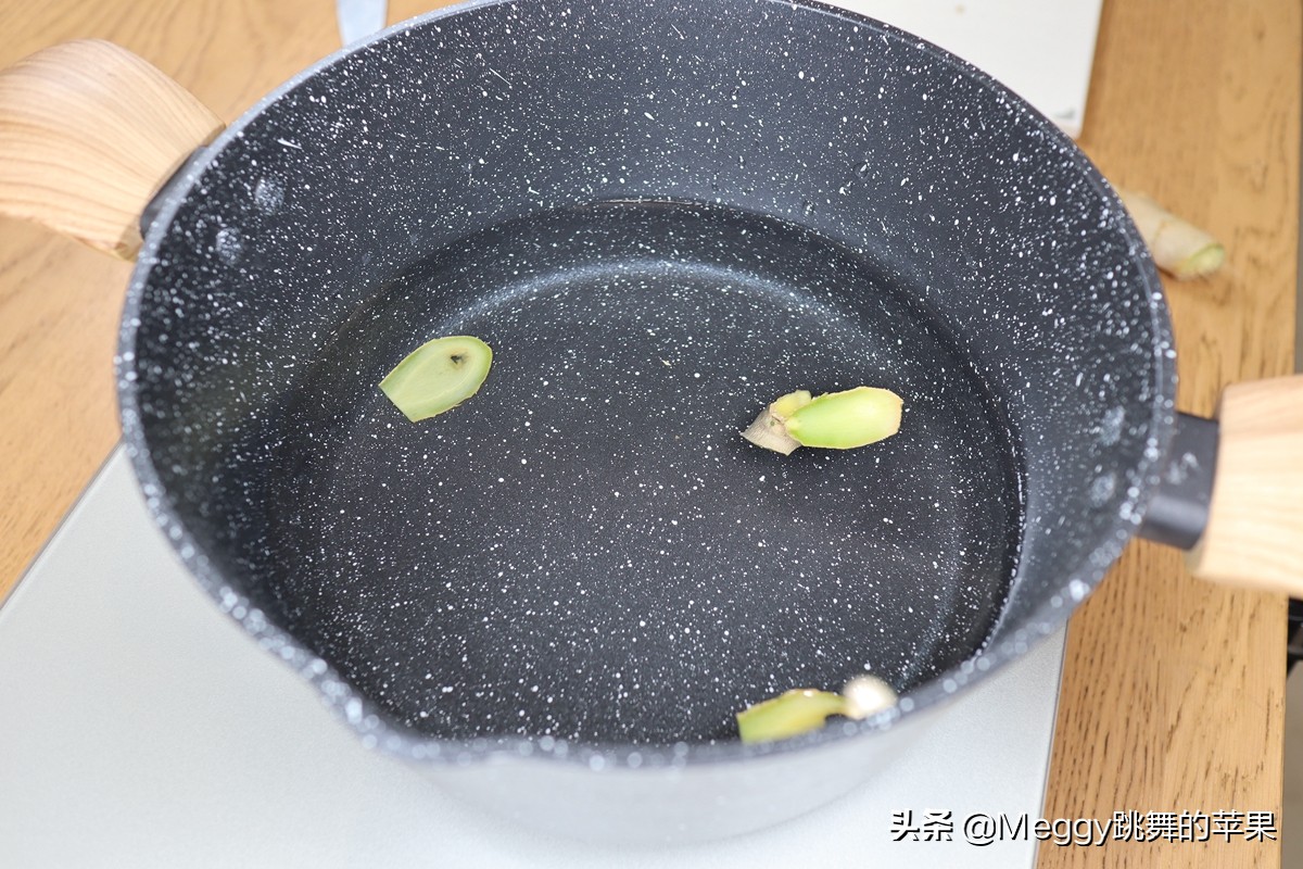 大闸蟹最省事简单的做法，行家吃货只爱这一种，黄满膏肥味儿正