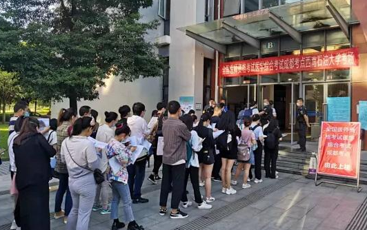 130分能读正规大学，四川这几所高校正在补录，落榜生捡漏的机会