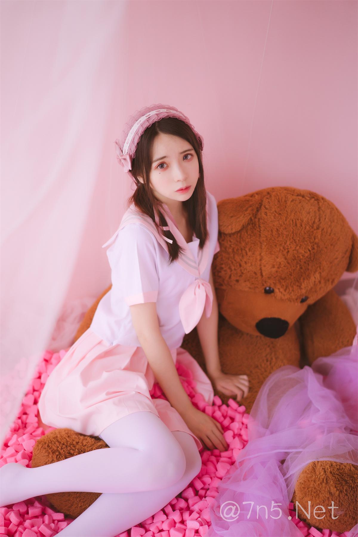 网络红人@疯猫ss 丝袜狂想曲(粉)[64P/622.69MB]