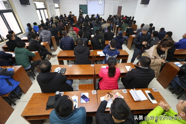 æ™®å�Šä¸€ä¸‹ï¼šåŠ�ç�†ã€Šç½‘ç»œé¢„çº¦å‡ºç§Ÿæ±½è½¦é©¾é©¶å‘˜è¯�ã€‹çš„æµ�ç¨‹