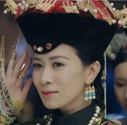 日薪百万还不够，镀金的明星们连学历也要抢占特权？