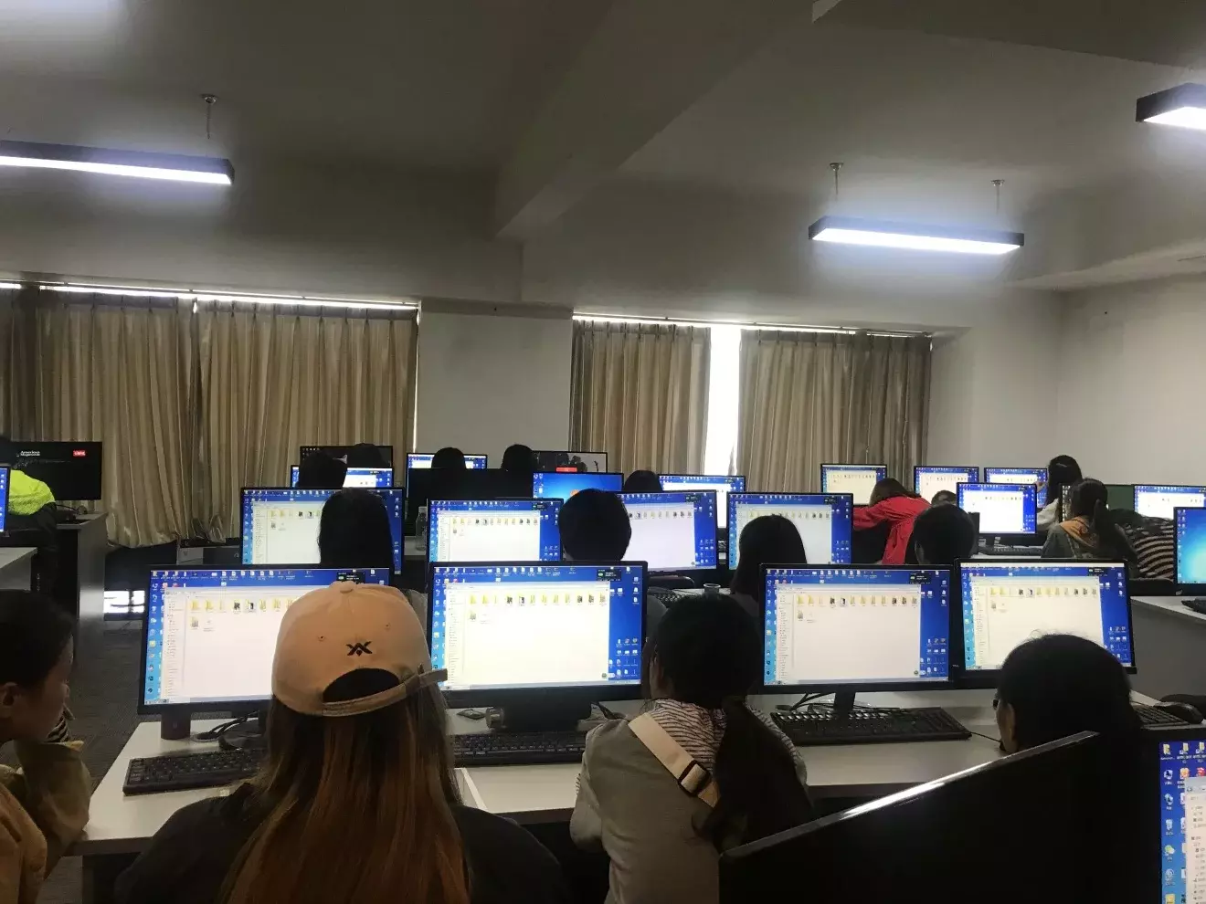 艺学绘用口碑铸就的动漫教育网校