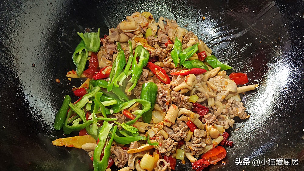 鸡杂试试这样炒来吃，口感脆嫩一点不老，味道香辣好吃，特下饭