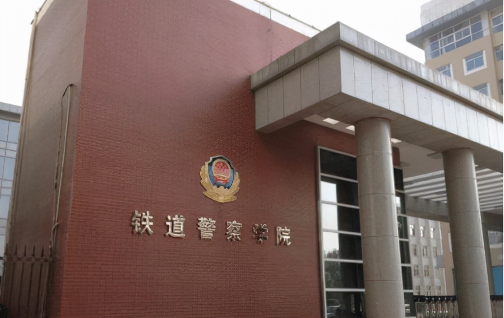 安徽这所大学深藏不露，毕业拿专科证，却有9成毕业生成公务员