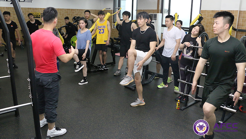 哪有健身培训学校（健身学校学费一般都是多少呢）