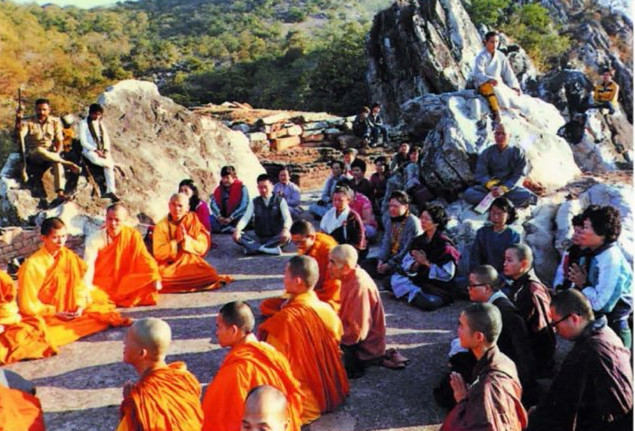 佛的很多大乘经典，为何都选择在灵鹫山上宣讲？