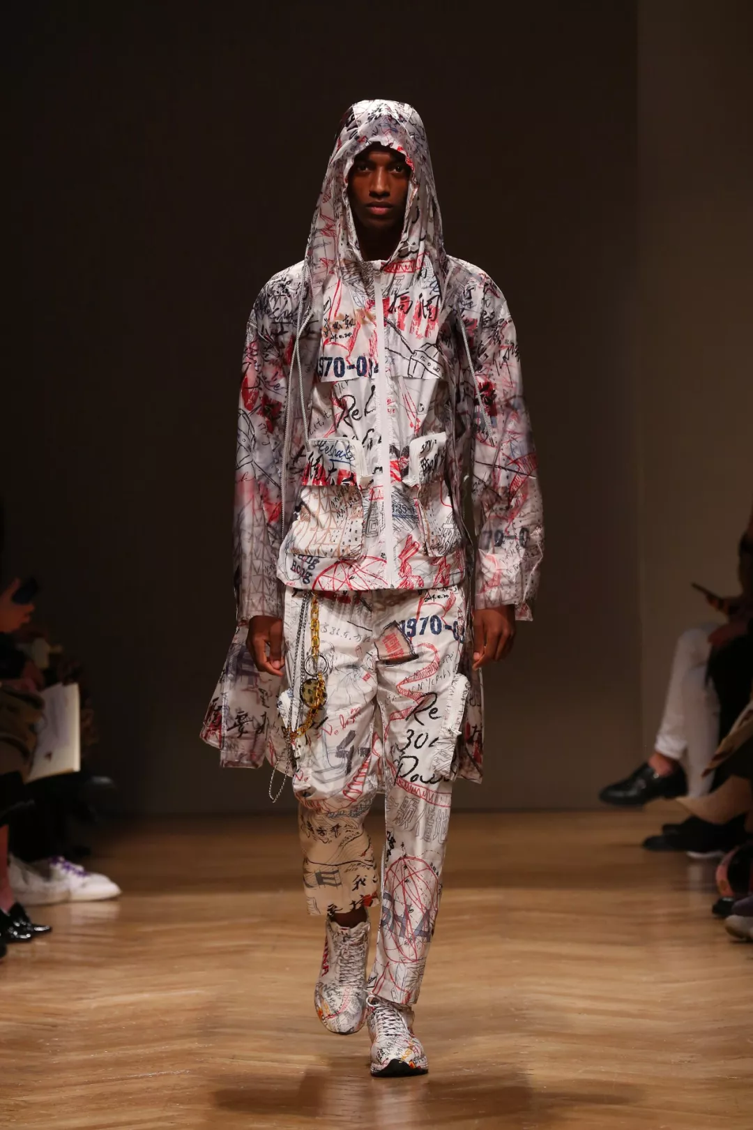 米兰国际时装周，多元艺术潮牌马克华菲彰显中国力量