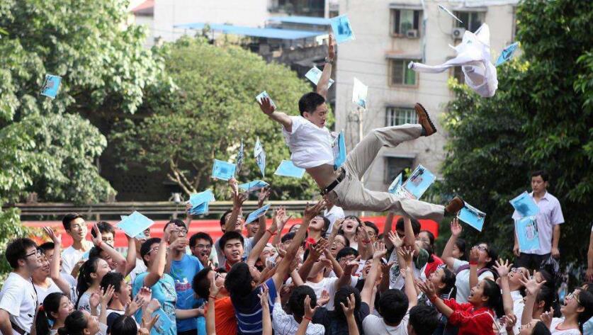 高考考生1071万，录取人数或达1000万，今年是最容易的一年？未必