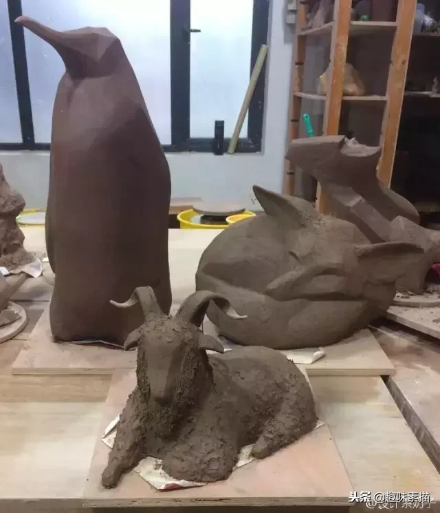 美院毕业的她，黑自己黑出170w的粉丝，看完笑不停