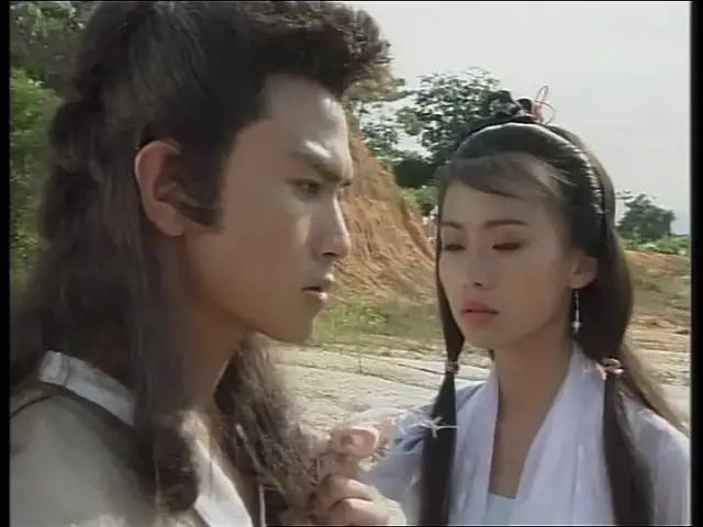 《昆仑奴》于27年播出，两位女主角的“红衣服与白衣服之争”至今仍在继续。
