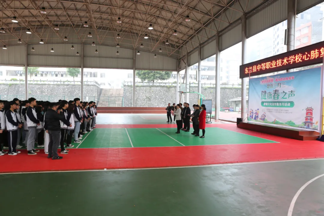 桂医二附院专家助力红色革命老区开展健康文化宣传服务活动