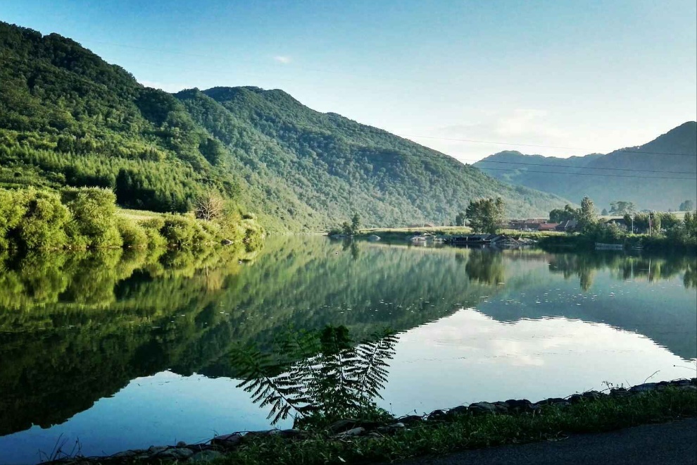 辽宁夏日的绝佳去处，被称“东北小九寨”，瀑布美景堪称辽宁之最