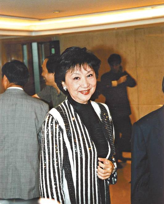 民国十大美女，你知道几位？第一名是金庸爱而不得的白月光