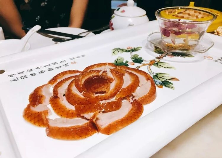 北京土著：吃烤鸭千万别去全聚德！这10家烤鸭才正宗！你吃过几家