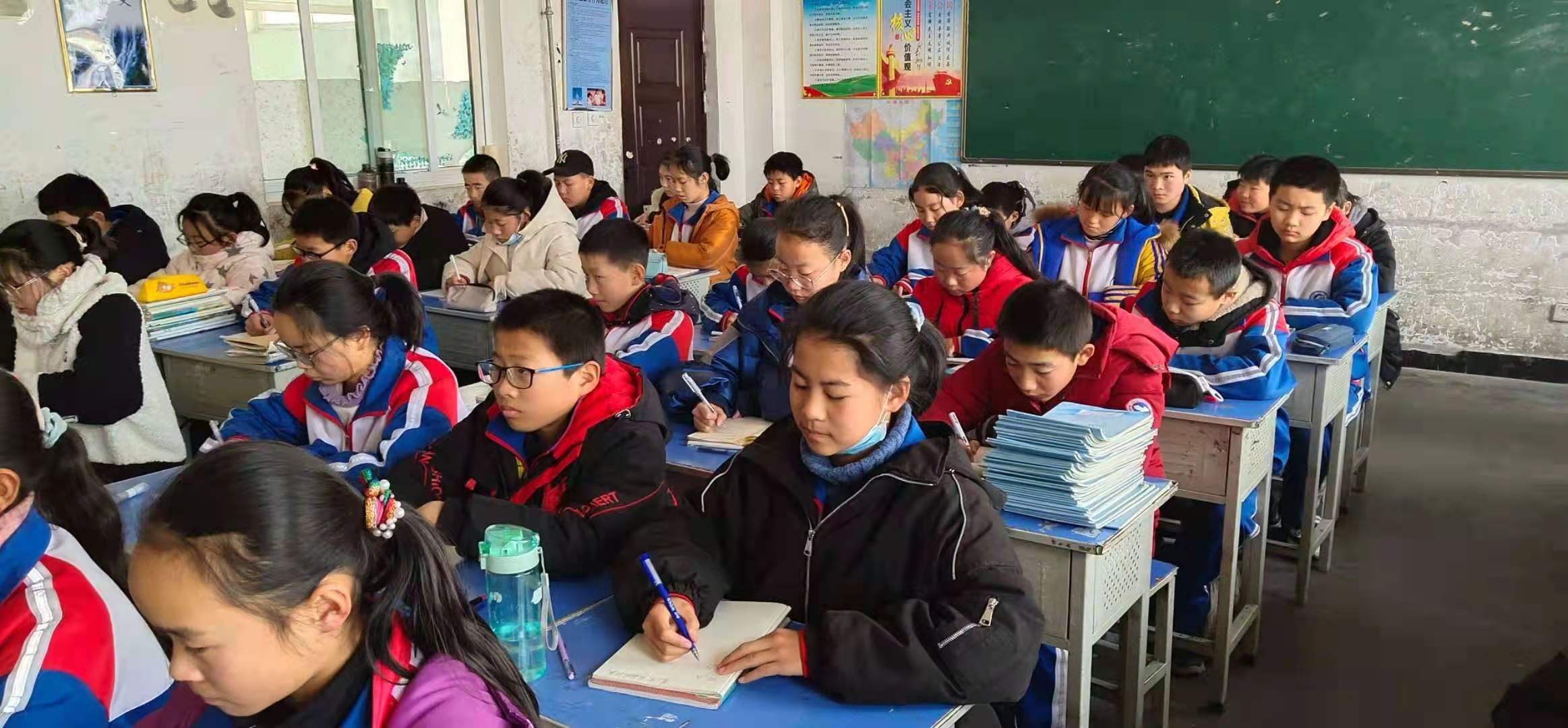 中国公益人物宋馨的《青少年人生格言》，让孩子们自信阳光了